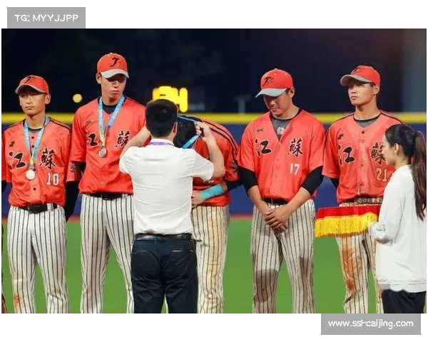 香港队冠军杯赛首战告捷，年轻队伍展现潜力与活力